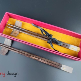 Set of 2 pairs of square rosewood chopsticks with snail head of chopstick with chopstick holders